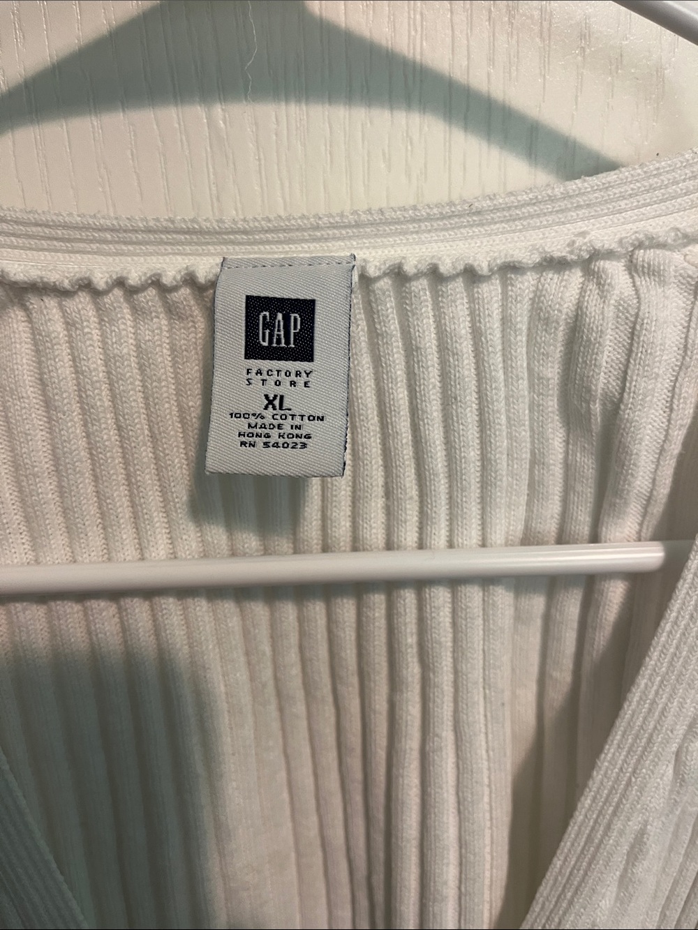 GAP Ribbed V-Neck Button Cardigan - Picture 2 of 3